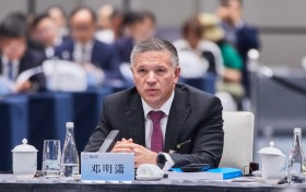 百威集团全球首席执行官邓明潇四度为上海献言：共建夜间经济，释放增长新机遇